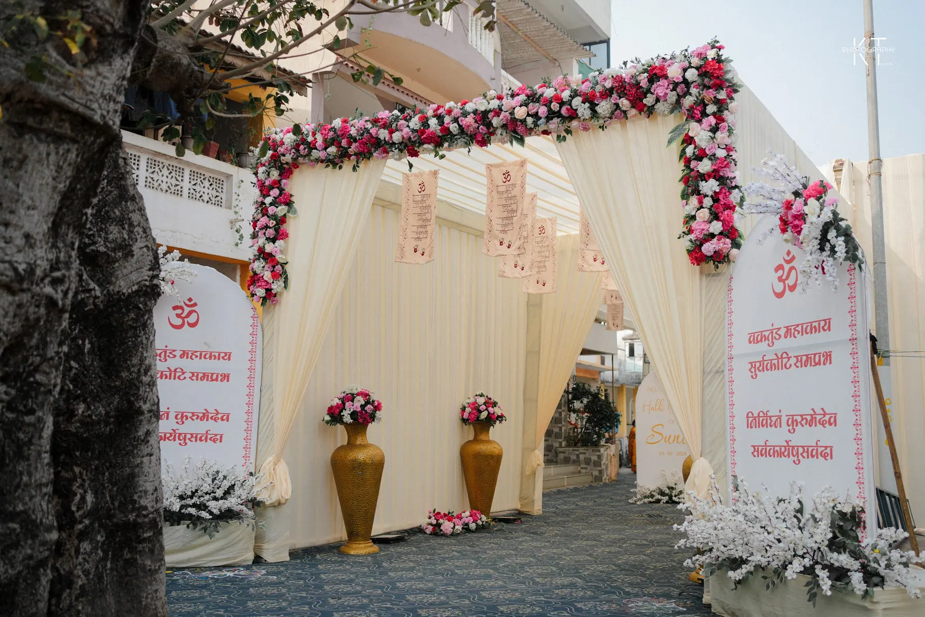 Sunil & Vaishnavi haldi photograph by KT Photography
