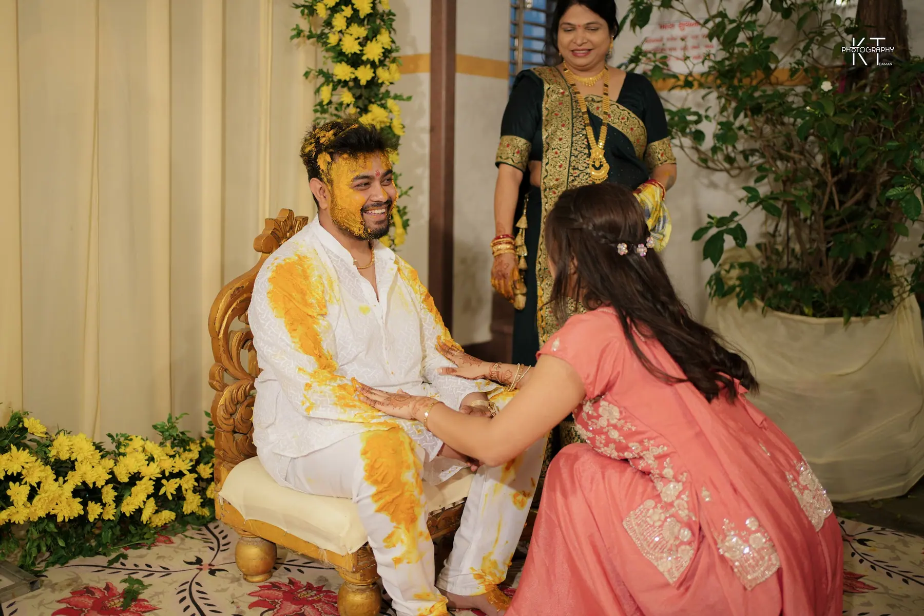 Sunil & Vaishnavi haldi photograph by KT Photography